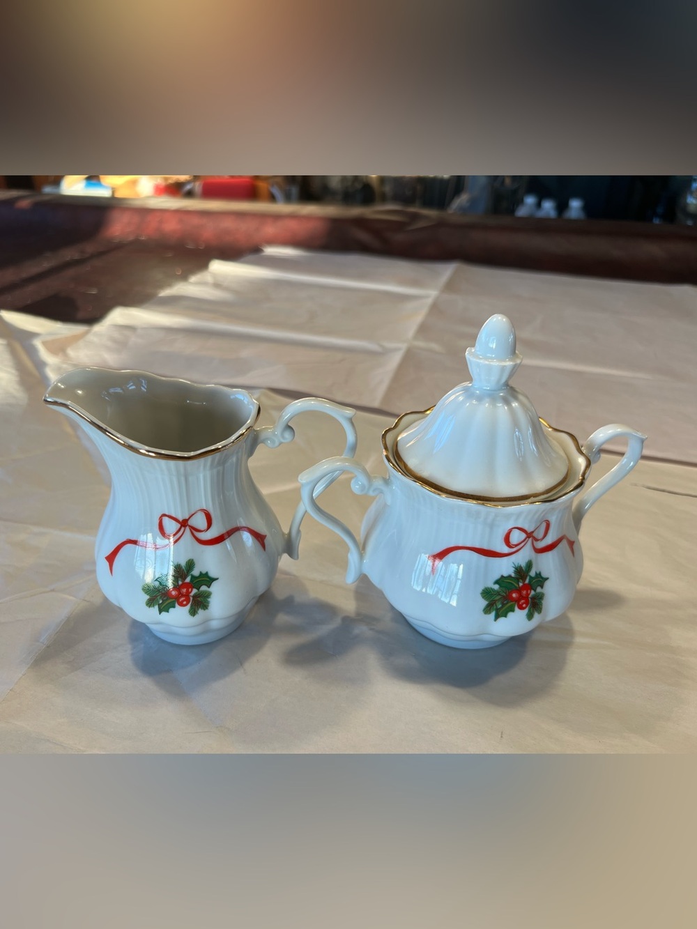 Walbrzych Holiday Holly Creamer and Sugar Set with Gold Trim